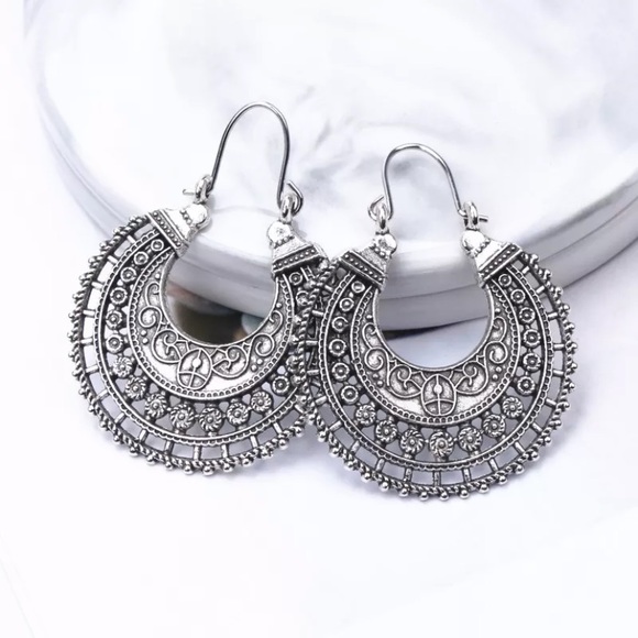 5/$25 Silver Filigree Antique Statement Earrings - Picture 3 of 5